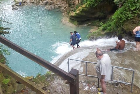 Blue Hole und Dunn's River Abenteuerliche und wandernde Wasserfälle von Ocho Rios