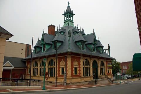 Epic Clarksville Scavenger Hunt: Tennessee's Top Spot!