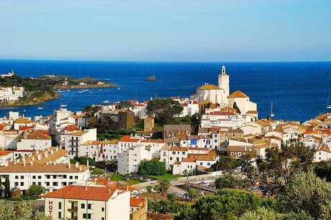 Girona & Costa Brava Small-Group Tour from Barcelona with Pickup