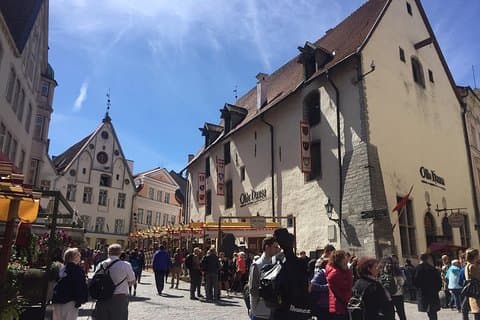 Privétour van 5 uur door Tallinn met de auto en te voet