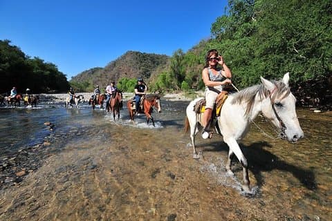Jungle HorseBack Adventure to Las Palmas Waterfall Todo incluido