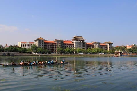 Visita l'isola di Gulangyu e il villaggio di studio Jimei a Xiamen