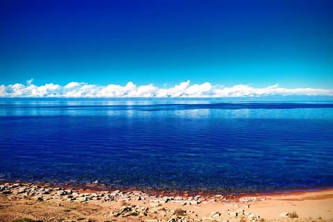 2 dagar - till Issyk-Kul sjön med raviner och vattenfall