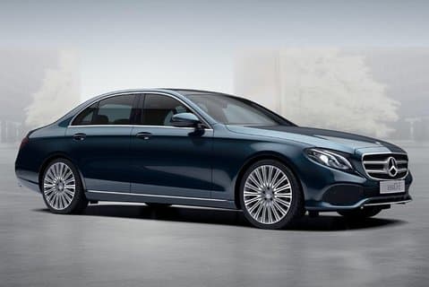 Private Transfer: Liverpool to Manchester Airport MAN by MB Sedan