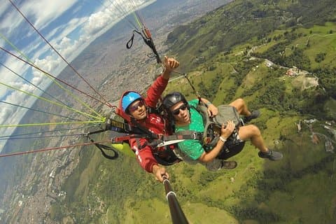 Gleitschirmfliegen Abenteuer mit Transport und Gopro Videos HD