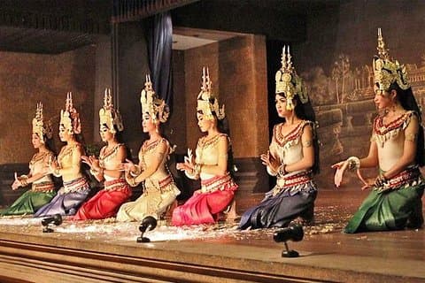 Angkor Village Apsara Theater & avondtour per tuk tuk