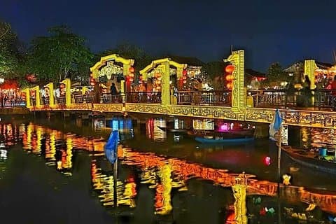 Kleurrijke avond Hoi An, wandeltocht, boottocht met lantaarns, avondmarkt