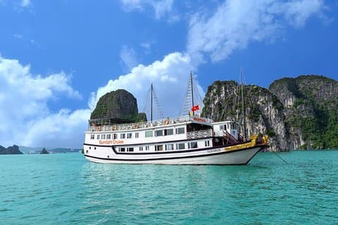 Halong deluxe cruise 2D / 1N: Surprise cave, Titop island, Full Meals, de beste prisene