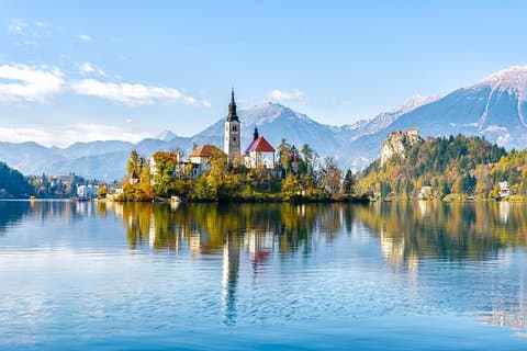 Lake Bled och Bohinj med Savica vattenfall ingår