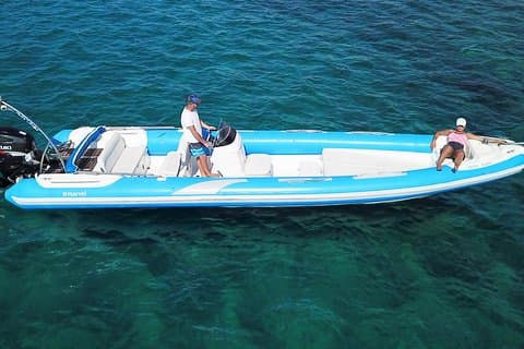 Croisière privée de Mykonos à Dragonisi via la côte sud