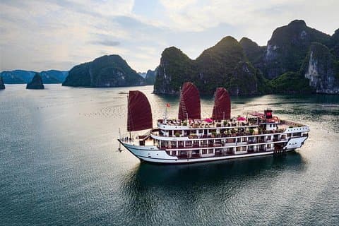 Pernoite com 5 noites de Alisa Cruise com refeições, caiaque ou barco de bambu