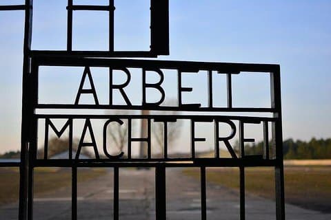 Memorial Tour: Besøk til Sachsenhausen Concentration Camp (lisensiert guide)