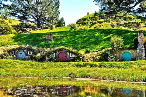 2 Night Auckland - Departure Option with Hobbiton and Waitomo