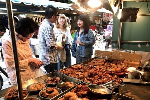 Morgen Taipei Food Tour und Bubble Tea Klasse