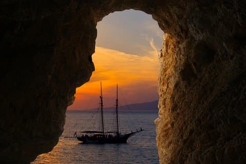 Crucero al atardecer en Mykonos