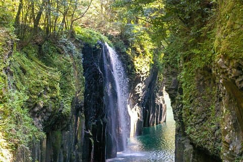 Tagesausflug zum mythischen "Takachiho" von Fukuoka mit dem PRIVATEN MiniBUS