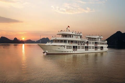 2 Days Bai Tu Long bay luxury cruise with kayaking and swimming
