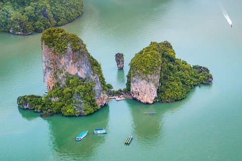 Excursión a la isla James Bond y la bahía Phang Nga en bote grande desde Phuket