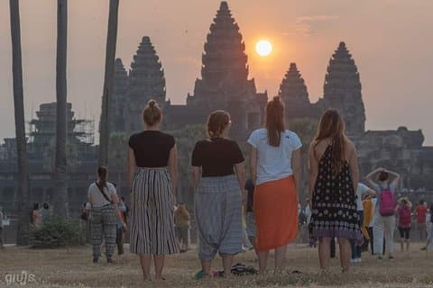 Salida o puesta del sol Angkor Wat con guía turístico desde Siem Reap