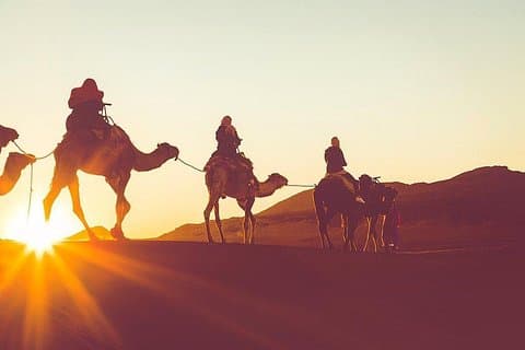 Voyage de luxe d'une nuit dans le désert du Sahara à Fès Retour à Fès ou à Marrakech