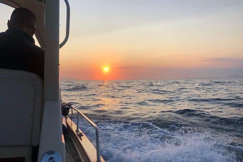 Tour en barco al atardecer desde Sorrento