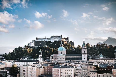 Trasferimento privato Vienna → Salisburgo, da hotel a hotel, autista che parla inglese
