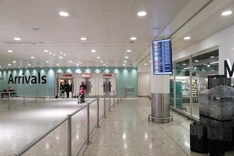 Trasferimento privato dall'aeroporto di Heathrow al terminal crociere di Portsmouth