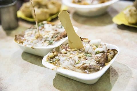 オールド デリーの味: 食事と交通機関を備えたガイド付きフード ツアー