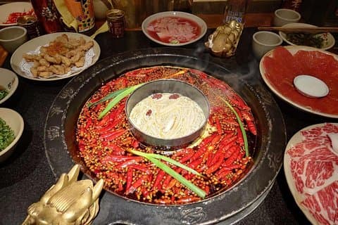 Chengdu Hot Pot Middag og Sichuan Opera med VIP-billet Evening Tour