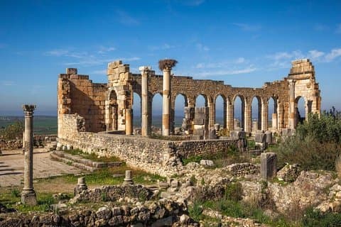 Excursão de dia inteiro para grupos pequenos em Meknes e Volubilis saindo de Fez