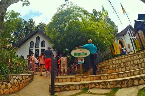 Bob Marley Mausoleum + Childhood Home og Dunns River Falls