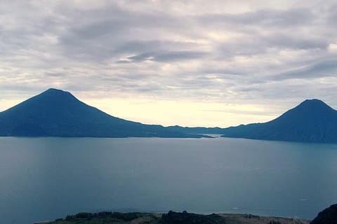 Traslado privado terrestre de la ciudad de Guatemala a Panajachel, lago de Atitlán