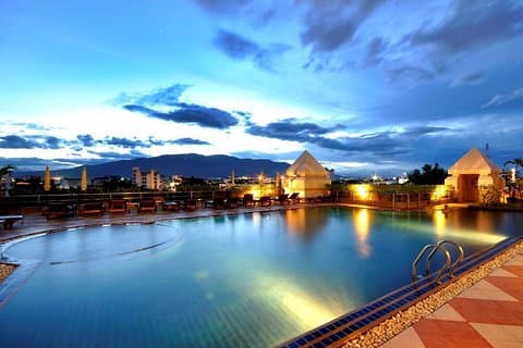 Incroyable hébergement d'une nuit dans la vieille ville de Chiang Mai à proximité de l'hôtel Duangtawan