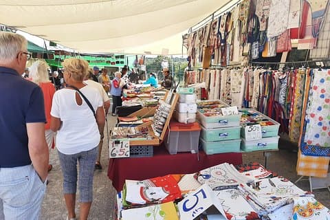 Marché traditionnel de Gypsie et port de plaisance de Vilamoura