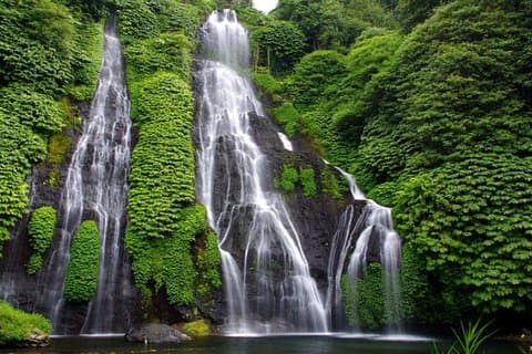 Excursión a la cascada de Banyumala
