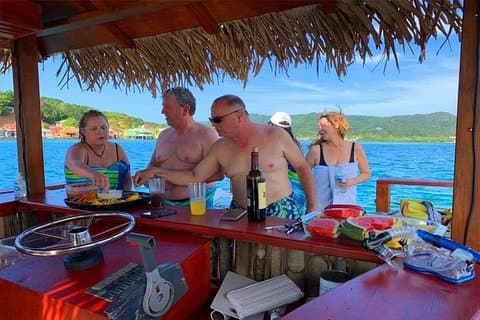 East End privat flydende Tiki Island eventyr, frokost og transport