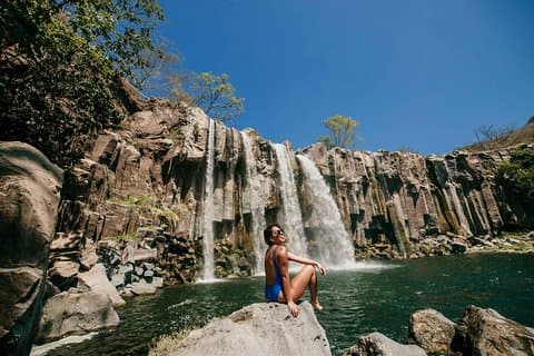 Oplev en oase midt i ingenting: Los Amates Waterfall Tour