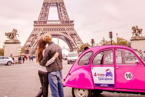 Private tour Paris 3 hours in vintage Citroën 2CV