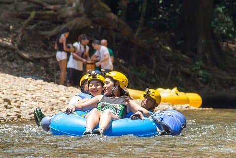 Private Tour: Höhlenschläuche und Seilrutschen von Belize City