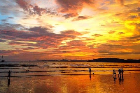 Hong Islands Sunset Tour Fra Krabi + BBQ Middag