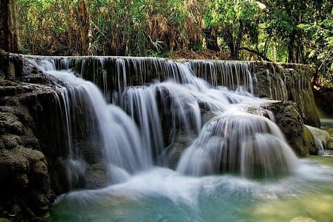 Bangkok Damnoen Saduak Floating Market och Erawan Waterfall (minst 2 pax)