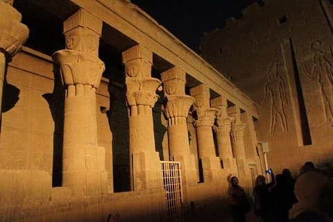 Uno spettacolo di suoni e luci nel Tempio di Philae.