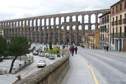 Tour di Segovia Explorer: strade medievali e patrimonio romanico