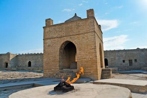 Ateshgah Fire Temple e Fire Mountain Tour, prezzo stabile per 3 persone
