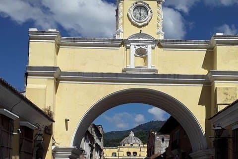 Family or personal trip to ANTIGUA GUATEMALA From SAN SALVADOR