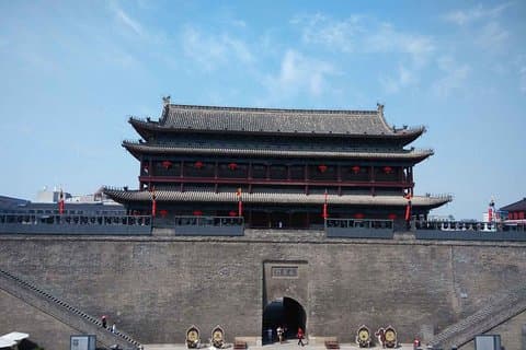 Expérience Xian de la marche dans les murs de la ville et du massage des pieds