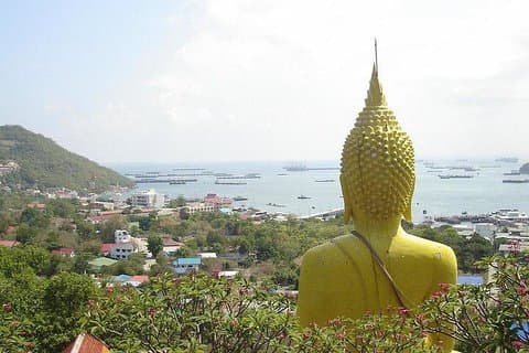 Excursion d'une journée à Koh Si Chang au départ de Bangkok avec déjeuner