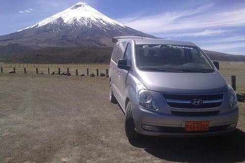 Transfer Airport Quito-Hotel or vice versa with bilingual driver-guide