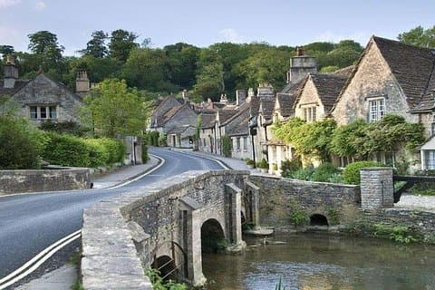 Cotswolds och Warwick Castle Independent Full Day Private Tour