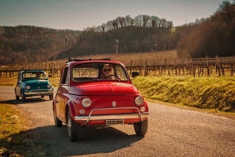 Kör själv en klassisk Fiat 500 från Florens: toskansk vinupplevelse